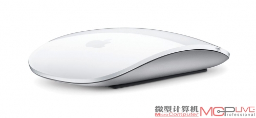 Apple Wirless蓝牙键盘与Magic无线鼠标依旧是新iMac的标配配件。